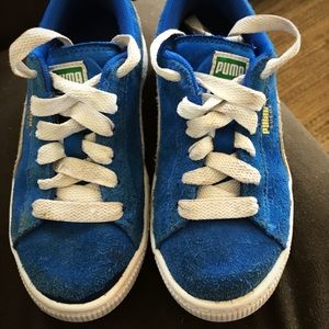 Boys puma sneakers